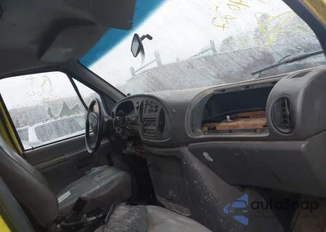 1999 Ford E-250 Commercial z USA, uszkodzony, nr VIN 1FTNE2421XHB41623